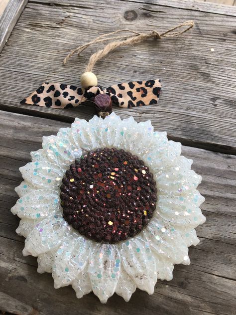 Freshie Hanger Ideas, Sunflower Freshie, Car Freshie Ideas, Freshies Ideas, Gem Cars, Handmade Air Freshener, Cute Car Air Freshener, Freshie Ideas, Car Air Freshener Diy