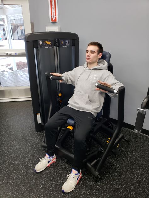 Personal trainer Ian is demonstrating the chest press machine today for us. This machine mimics the bench press but provides you with more stability and offers improved form through the whole movement. Ian thinks you're going to find this machine a must to be add to your upper body routine! Upper Body Routine, Chest Press Machine, Bench Press Machine, Body Routine, Chest Press, Home Gym Ideas, Athletic Club, Gym Ideas, Athletic Clubs