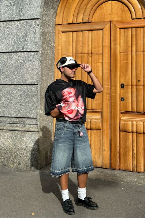 GO on my tik tok:0verl00ked #fashionInspiration #outfitIdeas #streetstyle #fashionista #ootd #baggy #oufitwomen #outfitmen #y2k Street Wear Shorts Outfit Men, Baggy Black Shorts Outfit, Baggy Shorts Outfit, Black Shorts Outfit, Mens Shorts Outfits, Mens Casual Outfits Summer, Street Fashion Men Streetwear, Guys Clothing Styles, Mens Fashion Streetwear