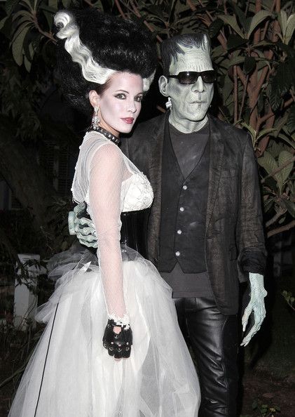 Bride of Frankenstein - Halloween costume idea? Get wedding dress and leather accessories from Goodwill - cheap and easy! Bride Of Frankenstein Halloween Costume, Frankenstein Halloween Costumes, Celebrity Couple Costumes, Bride Of Frankenstein Halloween, Bride Of Frankenstein Costume, Halloween Costumes Pictures, Halloween Bride Costumes, Frankenstein Costume, Fashion Costume Halloween