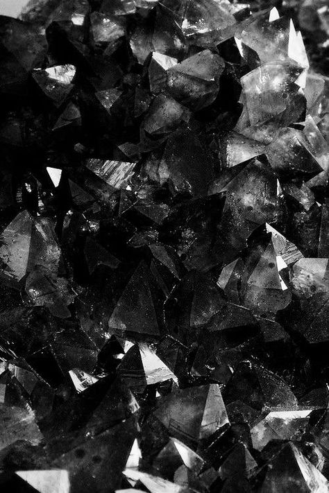 Crystals Aesthetic, Aesthetic Black And White, Crystal Aesthetic, Aesthetic Black, Catfish, True Story, Black And White, Crystals, Black