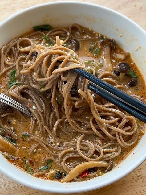 Sesame Miso Soba Noodle Soup - by Raquel Ravivo Soba Miso Soup, Miso Soba Noodle Soup, Quick Soba Noodle Recipe, Soba Noodle Recipe Soup, Miso Soba Noodles, Vegan Soba Noodle Recipe, Healthy Soba Noodle Recipe, Soba Broth, Soba Noodle Recipe Healthy