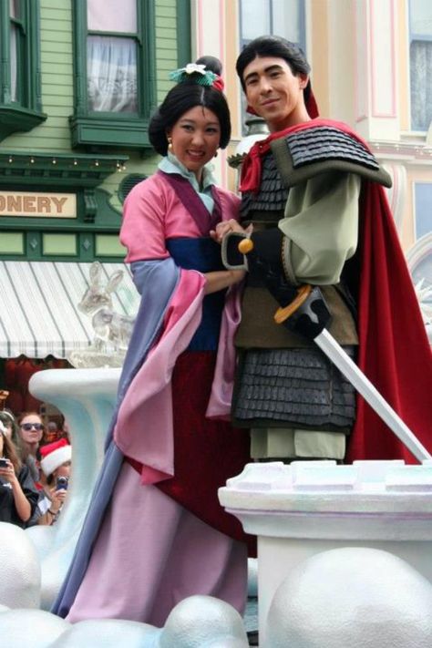 Mulan and Shang Mulan And Shang, Disney Characters Couples, Disney Couple Costumes, Characters Disney, Disney Couple, Couple Costumes, Disney Face Characters, Christmas Parade, Face Characters