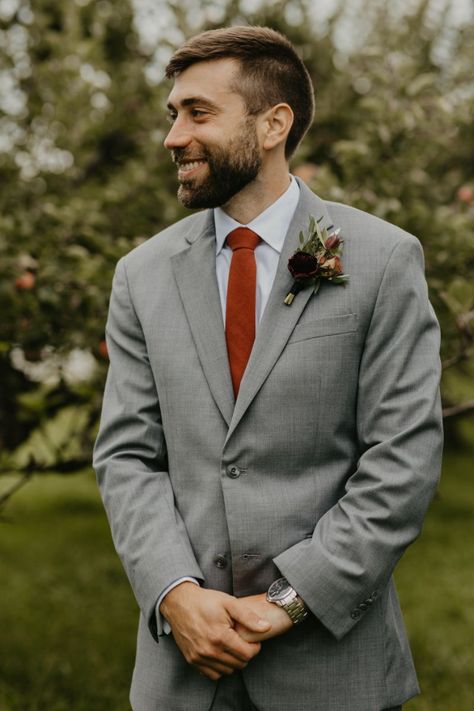 OUTDOOR WEDDING PHOTOS AT BORN TO RUN FARM Casual Groom Attire, Casual Grooms, Fall Wedding Color Palette, Outdoor Cocktail, Beautiful Outdoor Wedding, Velvet Bridesmaid Dresses, Rainy Wedding, Outdoor Wedding Photos, Born To Run