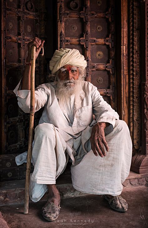 Old Man Portrait, Festival Photography, Human Figure Sketches, Amazing India, Steve Mccurry, India Culture, India Photography, People Figures, Old Faces