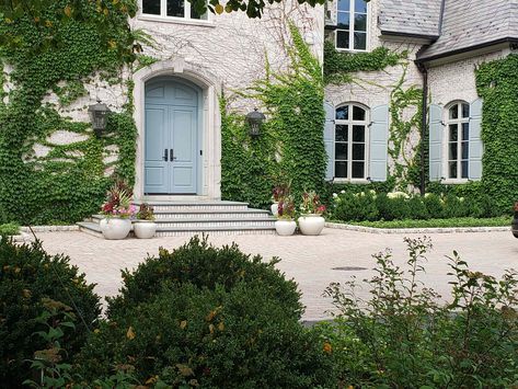 French Country Cottage Exterior, Colonial Landscaping, French Country Landscaping, French Country Houses, Chicago Landscape, Driveway Ideas, Stucco Homes, French Country Garden, Classic Garden