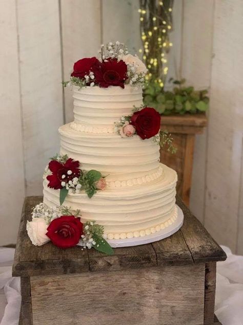 Red Velvet Wedding Cake 2 Tier, Red Flower Wedding Cake, Red Themed Wedding Cake, Simple Quince Cakes, Quince Cakes Red, Red Quince Cake, Maroon Wedding Cake, Wedding Cakes Maroon, 25th Wedding Anniversary Cakes