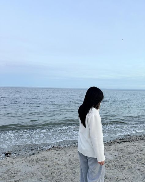 Khadija Core, Aesthetic Pictures For Pfp, Simplicity Aesthetic, Korean Beach, April Aesthetic, Peace Aesthetic, Korean Life, Quiet Girl, My Kind Of Love