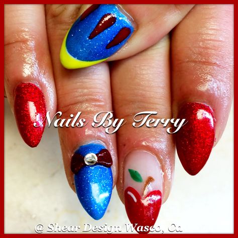 Snow White Nail Art Disney Nails Snow White, Snow White Inspired Nails, Snow White Nail Art, Snow White Nails Designs, Snow White Nails, Nails Snow, Snow White Makeup, Snow White Poison Apple, Disney Nail Designs