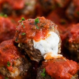 Cheesy Meatball Recipes, Baked Mozzarella, Stuffed Meatballs, Mozzarella Stuffed Meatballs, Cheese Stuffed Meatballs, Italian Meatballs Recipe, Rustic Recipes, Meatball Recipes Easy, Kitchen Favorites