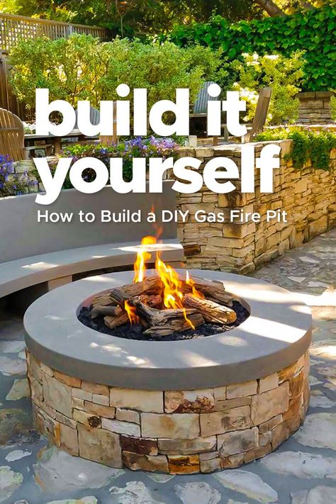 Before you start making your own fire pit from scratch, you’ll need to iron out a few details first. We’ve broken down the important decisions you need to make, and all the tools you’ll need to complete your backyard DIY project! Diy Natural Gas Fire Pit, Diy Paver Fire Pit, Propane Fire Pit Diy, Diy Propane Fire Pit, Diy Gas Fire Pit, Patio Yard Ideas, Natural Gas Fire Pit, Fire Pit Kit, Gas Fire Pit