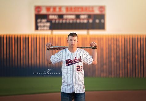 Guy Senior Pictures Poses Baseball, Middle School Baseball Pictures, Senior Pics Baseball Field, Senior Picture Baseball, Baseball Field Pictures, Senior Boys Baseball Photo Ideas, Unique Senior Picture Ideas For Guys Baseball, Baseball Field Photoshoot, Boys Senior Picture Ideas Baseball