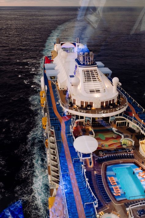 Quantum of the Seas | There's never a shortage of entertainment on the decks of Royal Caribbean's Quantum Class. Cruiser Ship, Ovation Of The Seas, Quantum Of The Seas, Oasis Of The Seas, Anthem Of The Seas, Best Cruise Ships, Ship Cruise, Luxury Cruise Ship, Cruise Pictures