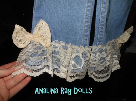 Adding Lace To Clothes, Diy Lace Jeans, Jeans Upcycle, Jeans With Lace, Jeans Tutorial, Thrift Flips, Lace Jeans, Vintage Outfit, Embellished Jeans