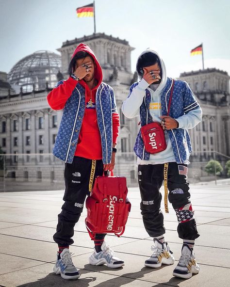 𝓗𝓞𝓢𝓢𝓔𝓘𝓝 𝓟𝓐𝓚𝓔𝓡 on Instagram: “SUPREME X LV X THENORTHFACE ▪️Hoodie: SUPREME ▪️Flanell :  SUPREME x LV ▪️Shoulder bag: SUPREME x LV ▪️ BackPack: SUPREME x LV ▪️Belt: OFF…” Supreme Outfit, Vuitton Outfit, Best Streetwear Brands, Hype Fashion, Supreme Streetwear, Hypebeast Fashion, 80s Fashion Trends, Tech Wear Fashion, Japan Streetwear