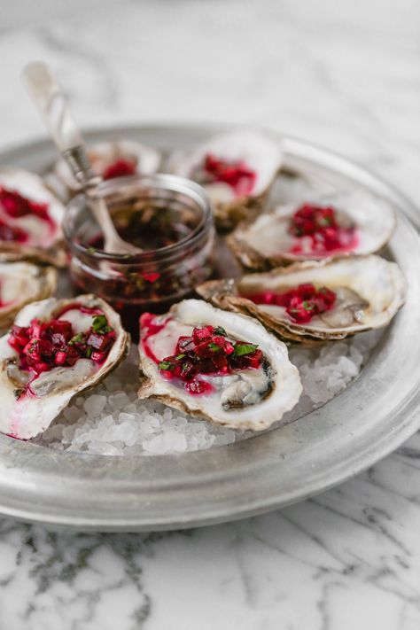 Sauce For Oysters, Mignonette Recipe, Mignonette Sauce, Pretty Dinner, Oysters On The Half Shell, Eating Oysters, Seafood Feast, Salsa Fresca, Oyster Recipes