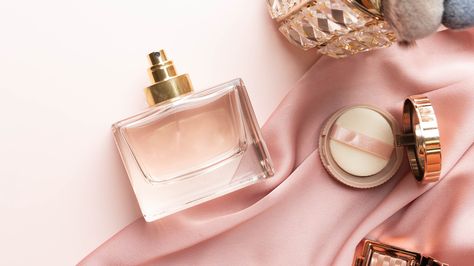 Some Perfumes Are Considered Skin Scents - Here's What That Means Powdery Perfumes, Woody Perfume, Womens Wear Daily, Tom Ford Black Orchid, Glossier You, Skincare Inspiration, First Perfume, Long Lasting Perfume, Celebrity Perfume