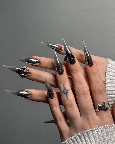 Dark Halloween Nails, Piercing Nails, Nails Emo, Sharp Nails, Dark Halloween, Pointed Nails, Y2k Nails, Silver Chrome, Emo Goth