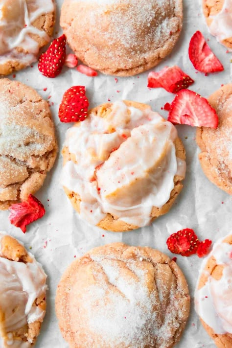 Strawberry Cookies Recipe, Pudding Cookies Recipes, Fruity Cookies, Lemon Drop Cookies, Strawberry Pudding, Oh Sweet Basil, Pudding Cookies, Strawberry Cookies, Summer Cookies