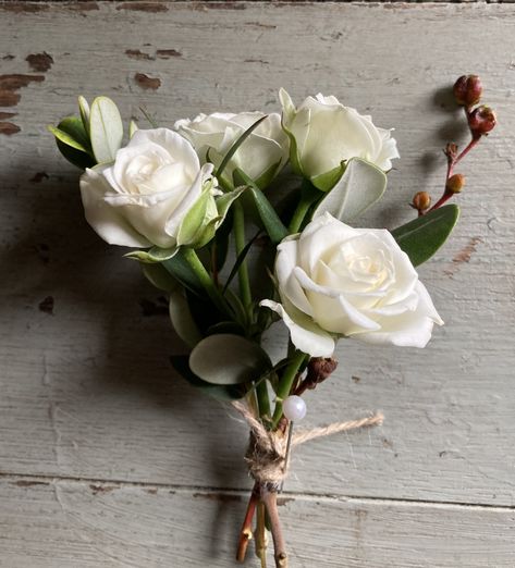 Cream Spray roses, with foliage and seed decorations, for an autumnal buttonhole. White Spray Rose, Rose Buttonhole, White Spray Roses, Spray Roses, Rose Garden, Big Day, Bouquets, Seeds, Roses