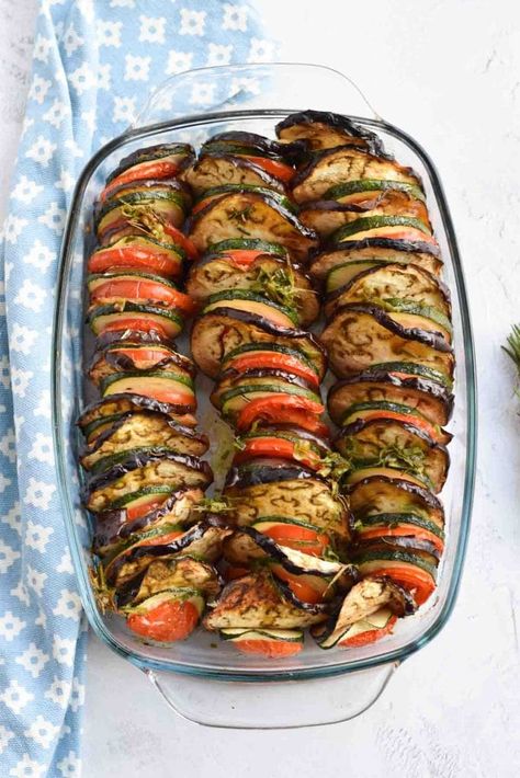 Low FODMAP oven roasted vegetables | Karlijn's Kitchen Low Fodmap Vegetables, Roasted Veggies In Oven, Fodmap Friendly Recipes, Healthy Foods To Make, Ibs Recipes, Fodmap Diet Recipes, Roasted Vegetables Oven, Low Fodmap Diet, Low Fodmap Recipes