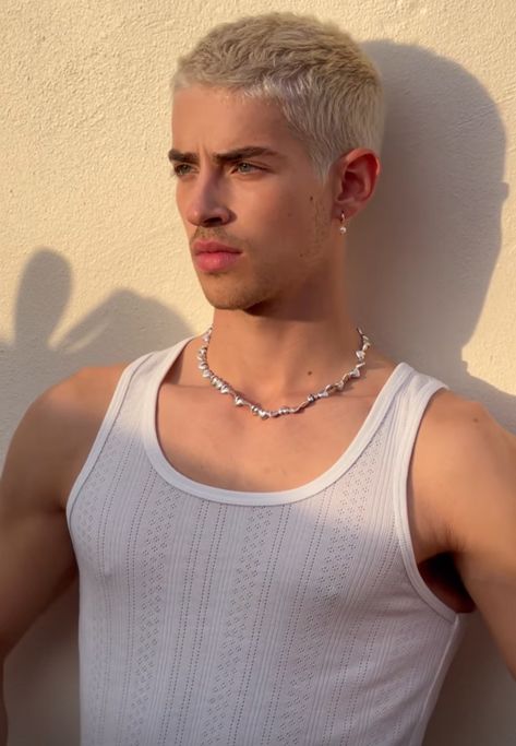 Platinum Blonde Hair Men, Dark Skin Blonde Hair, Bleached Hair Men, Petite Blonde, Men Blonde Hair, Buzz Cut Hairstyles, Tan Skin Blonde Hair, Blonde Hair Boy, Bleach Blonde Hair