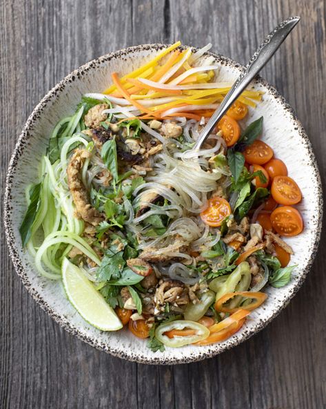 Vermicelli Noodle Bowl, Mississippi Vegan, Protein Vegan Meals, High Protein Vegan Meals, Bowl Meals, Roasted Vegetable Pasta, Vegan Protein Recipes, Soy Curls, High Protein Vegan Recipes