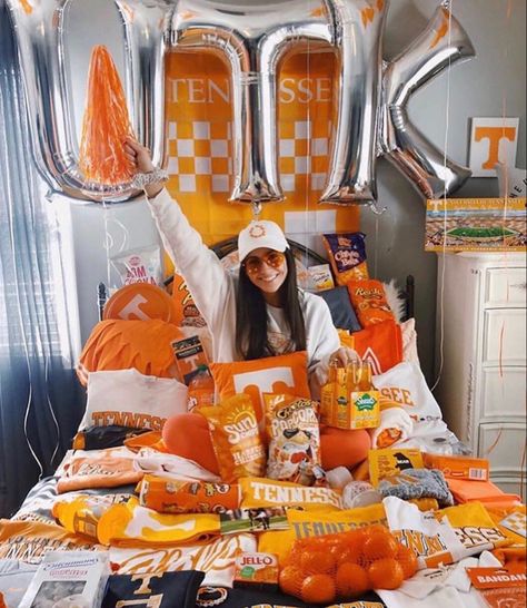 Tennessee Bed Party, University Of Tennessee Dorm Room, University Of Tennessee Dorm, University Of Tennessee Aesthetic, Univ Of Tennessee, Tennessee College, College Announcements, College Bed, Moving To Tennessee