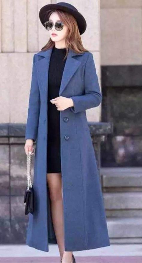 Light Blue Coat Outfit, Style Kantor, Blue Coat Outfit, Long Coat For Women, Godmother Dress, Winter Long Coat, Womens Dress Coats, Trendy Coat, Best Winter Outfits