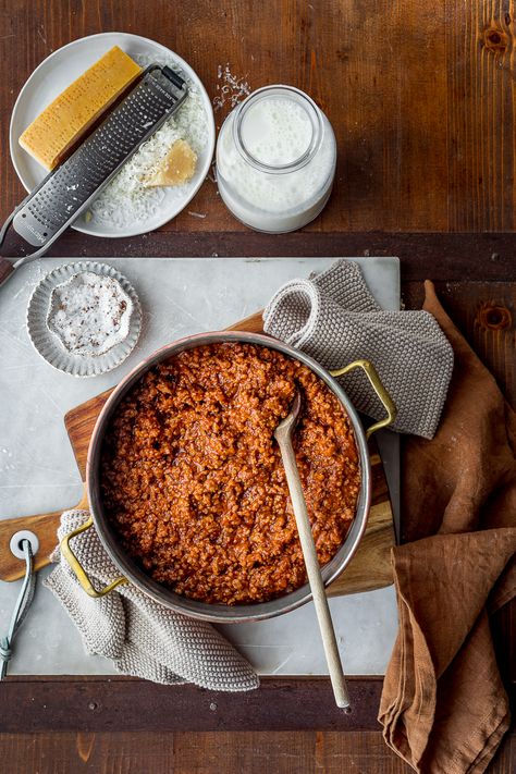 Ragù Bolognese Lasagna Photography, Vegetable Bolognese, Tomatoe Sauce, Bolognese Pasta, Tomato Puree, Recipes Authentic, Egg Pasta, Bechamel Sauce, 4 Elements