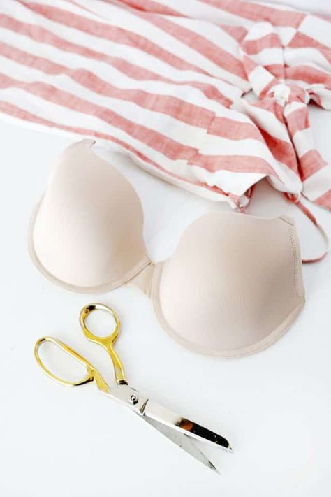 How To Add A Built-In-Bra To Clothing - A Beautiful Mess Bra Hacks Diy, Sewing Bras, Bra Alternatives, Not Wearing A Bra, Old Bras, Strapless Bras, Diy Bra, Bra Hacks, Backless Bra