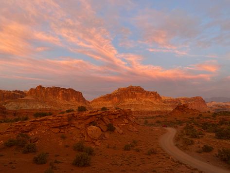 Arizona Travel Aesthetic, Sunset Desert, Utah Desert, Arizona Desert Aesthetic, Desert Orange Aesthetic, Western Sunset, Sunset In Desert, Desert Mountains Aesthetic, White Sands National Park