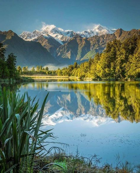 Lake Matheson, New Zealand God And Nature, New Zealand Lakes, Beautiful New Zealand, Green Environment, Sweet Escape, Beautiful Places Nature, Travel Instagram, Winter Photography, Nature Scenes