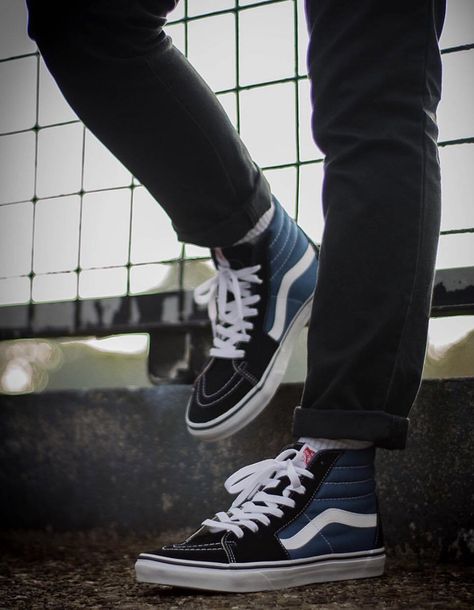 Black Vans Outfit Men, Manhwa Reference, Vans Sk8 Hi Outfit, Vans Life, Sk8 Hi Outfit, Black Vans Outfit, Vans Oldschool, Vans Outfit Men, Satin Skater Dress