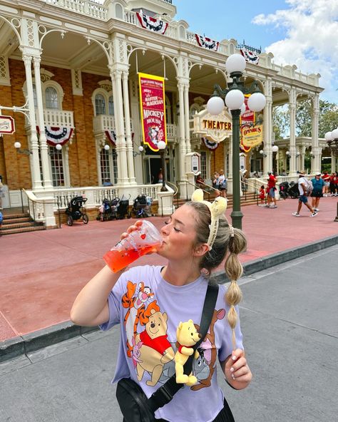 Still trying to convince @evanpotter01 to become a Disney adult with me;) 💫🏰 Disney World Friends, Picnic Outfits Summer, Cute Disney Fits, Disney Core, Disney Outfit Ideas, Disney 2025, Disney Trip Outfits, Orlando Trip, Disney Outfits Women