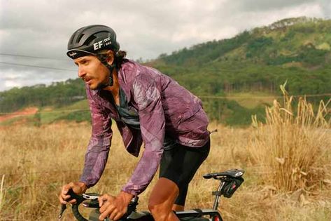 The new Rapha Outskirts collection is inspired by the Morton brothers' latest tour around Vietnam Bikepacking Outfit, Commuter Bike Style, Japan Cycling, Mountain Bike Jersey Design, Mountain Bike Apparel, Myog Bikepacking, Bicycle Mountain, Root River Bike Trail, Cycling Jacket