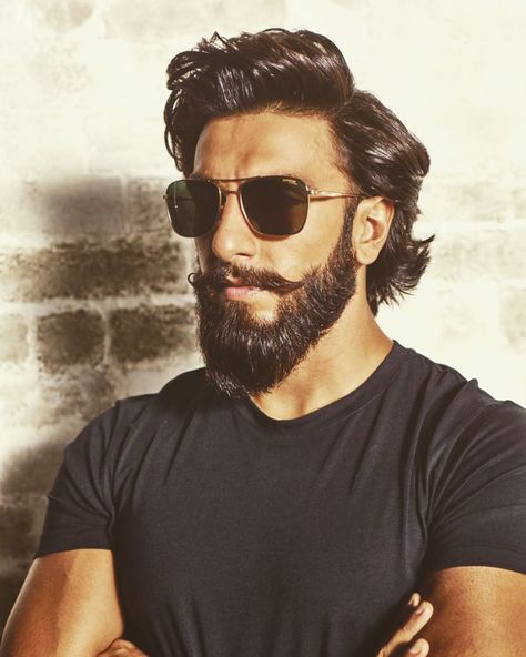 Ranveer Singh Beard, Indian Hairstyles Men, Ranveer Singh Hairstyle, Medium Long Hairstyle, Popular Beard Styles, New Beard Style, Mens Hairstyles With Beard, Hairstyles Indian, Bollywood Hairstyles