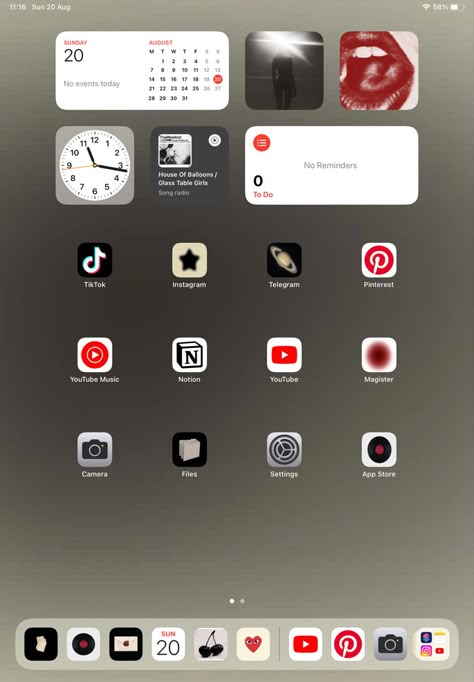 Ipad Apps Organization, Ipad Design Inspiration, Ipad Set Up, Tablet Homescreen, Ipad Organization, Tablet Aesthetic, Ipad Themes, Ipad Setup, Lockscreen Themes