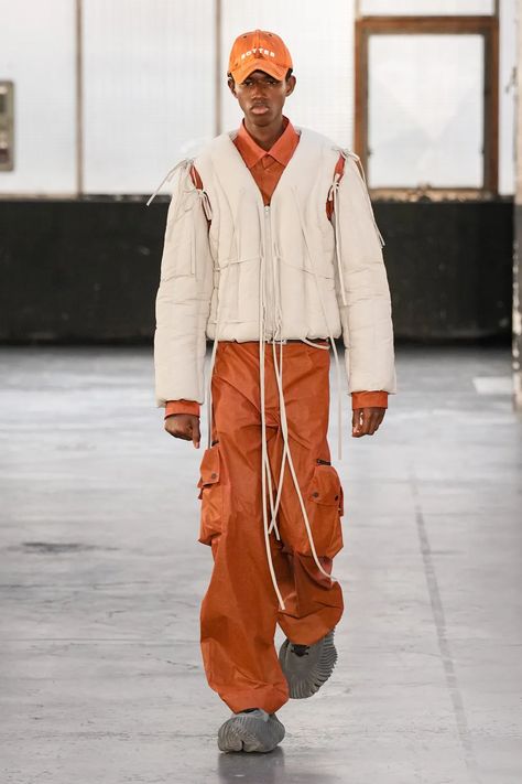 Mens Fall 2023 Runway, Egon Lab 2023, Menswear 2023 Runway, Street Wear Runway Fashion, Orange And White Outfits Men, 2024 Fashion Trends Forecast Men, Padding Fashion, Men Fashion 2023, Menswear 2023