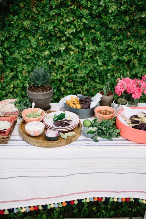 Cinco de Mayo build-your-own nacho bar (with a healthy twist!) Party Taco Bar, Nacho Party, Corn In A Cup, Fiesta Recipes, Havana Party, Summer Night Party, Nacho Bar, Jalapeno Margarita, Mexican Party Theme