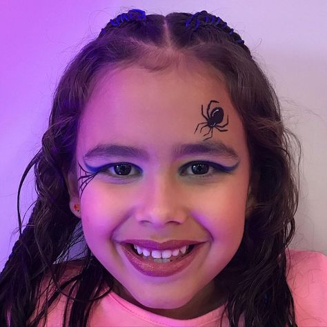 Make Halloween infantil 🎃 Halloween no Pinterest Halloween Infantil, Make Halloween, Halloween Makeup, Facial, Halloween, Makeup, On Instagram, Instagram, Halloween Make Up