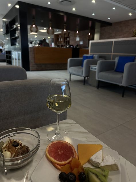 Airport Business class lounge | King Shaka International Airport Business Lounge Airport, First Class Lounge Airport, Airport Lounge Aesthetic, Airport Business Lounge, Lounge Airport, Airport Vip Lounge, First Class Lounge, Lounge Aesthetic, Business Class Lounge