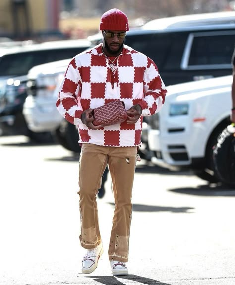 Sweater Street Style Men, Mens Suits With Hats, P Diddy Fashion Style, Sandals In Winter Outfit, Nfl Game Day Outfit Men, Mens Knitwear Street Style, Oversized Mens Fashion, Men's Fall Fashion 2023, Newyork Streetstyle Mens