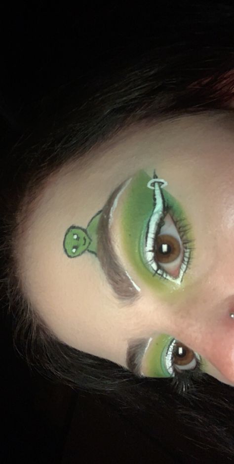 Original alien themed makeup Alien Costume Women Diy Make Up, Alien Makeup Looks Halloween, Cute Alien Makeup Easy, Diy Alien Costume Women Makeup Ideas, Alien Theme Makeup, Alien Make Up Easy, Easy Alien Makeup Simple, Alien Makeup Looks Easy, Alien Makeup Easy