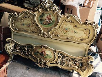 www.chicnostalgie.co.nz Bed Mirror, French Furniture Bedroom, Mirror Dresser, Antique Bed, Rococo Furniture, Italian Bedroom, Baroque Decor, French Country Bedrooms, Cute Furniture