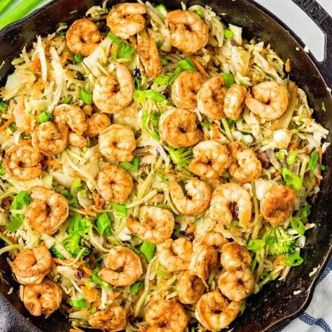 Shrimp Egg Roll in a Bowl Shrimp Egg Rolls, Dinners Under 500 Calories, Seasoned Shrimp, High Protein Dishes, Ideal Protein Recipes, Healthy Low Carb Dinners, Egg Roll In A Bowl, Cabbage Stir Fry, High Protein Low Carb Recipes