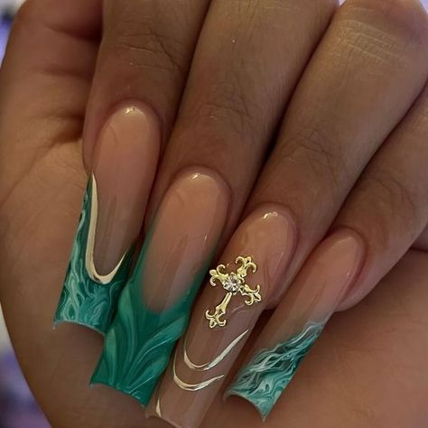 𝐈𝐑𝐄𝐍𝐄 | 𝐁𝐀𝐊𝐄𝐑𝐒𝐅𝐈𝐄𝐋𝐃,𝐂𝐀 on Instagram: "This set 🙌🏻 Inspo: @nailsxlizeth_   #661nails #longnails #shortnails #nailideas #nailinspo #nailtech #bakersfieldnails #explorepage #explore #pinknails #rednails #summernails #greennails #goldnails" Seafoam Green Nails Designs, Cute Long Almond Nails, Green Nails With Charms, Good Nail Ideas, 21 Bday Nails, Nails Inspo 2024, Long Nail Inspo Acrylic, Birthday Nails Baddie, Double Line French Tip Nails