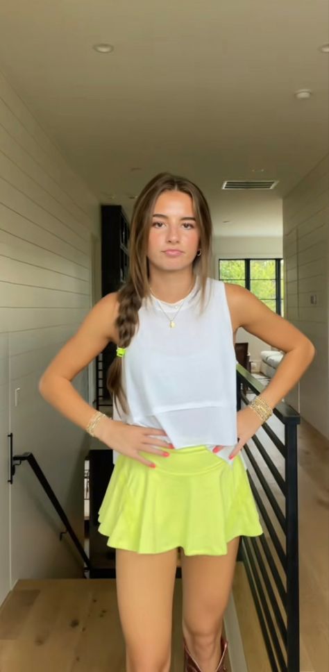 Neon Athletic Outfits, Cute Shirts Preppy, Cute Preppy Summer Outfits, Preppy Summer Outfits Casual, Athletic Summer Fits, Colorful Athleisure Outfits, Cute Tennis Outfits, Basic College Outfits, Preppy Summer Outfits For School