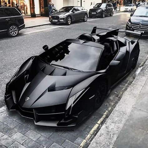 Lamborghini Veneno Interior, Lamborghini Veneno Roadster, Veneno Roadster, Koenigsegg Regera, Tmax Yamaha, Lamborghini Models, Ferrari F12berlinetta, Fast Sports Cars, Luxurious Cars