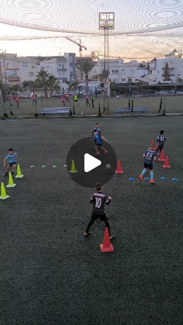 Passing And Receiving Soccer Drills, Passing Drills, Training Football, Soccer Star, Soccer Coach, Soccer Drills, Preschool Art Activities, Soccer Coaching, Soccer Stars